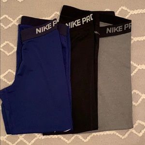 Women’s Nike Pro Capri workout leggings